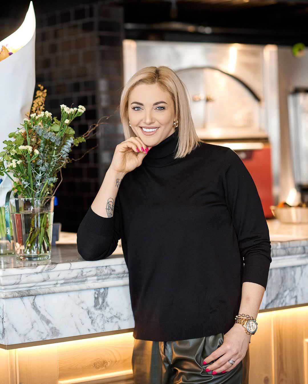 Анна Сен